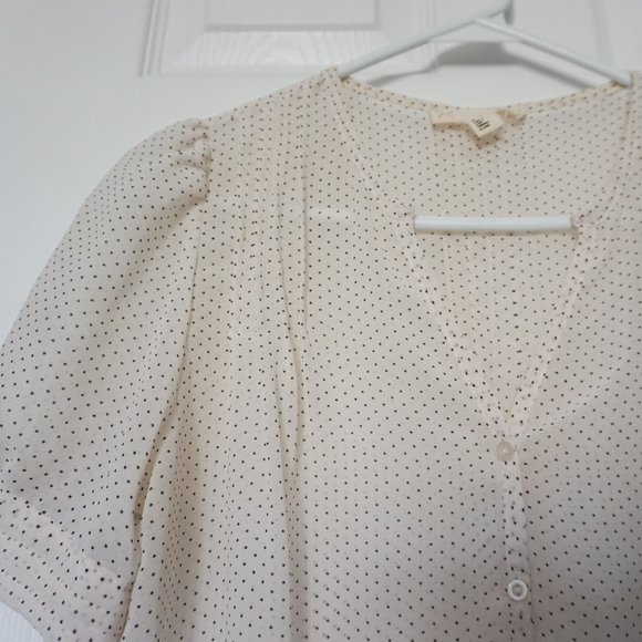 Cream Polka-Dot Short Puff Sleeve Blouse - Picture 2 of 2